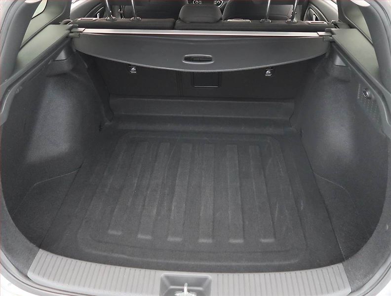 Hyundai i30 (2023) Smart 1.0 T-GDI - fotka 13 z 17
