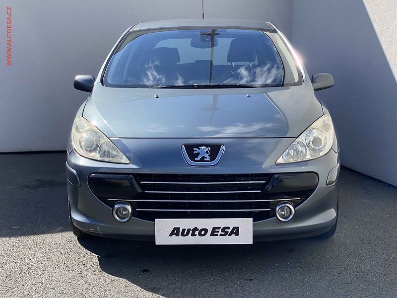 Peugeot 307 (2006) 2.0i, Digi.klima - fotka 2 z 15