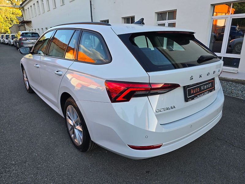 Škoda Octavia 2.0TDi 110kW DSG 1.Maj. ČR - fotka 5 z 39