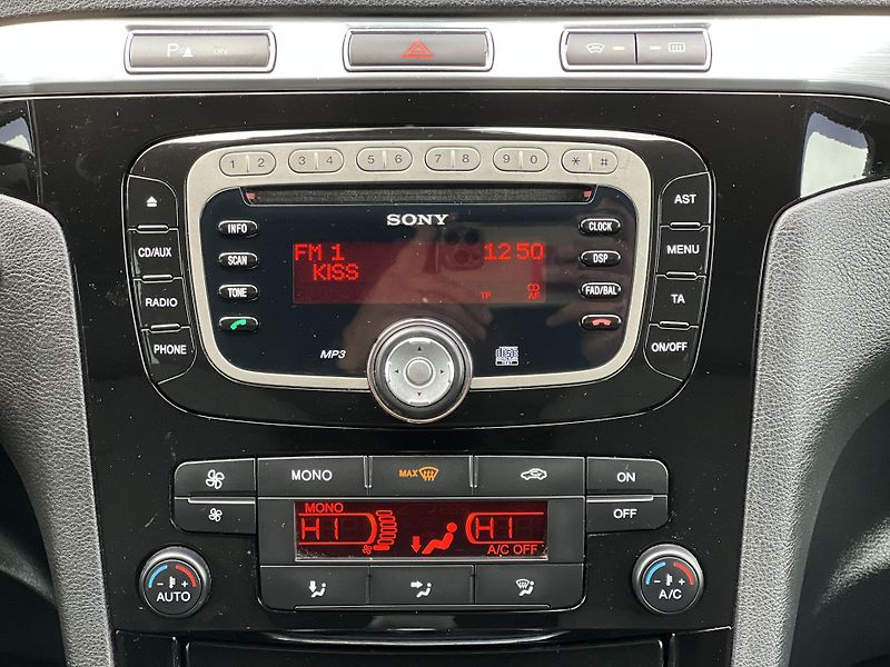 Ford S-MAX 2.0TDCi 7MÍST TAŽNÉ KLIMA ALU - fotka 21 z 46