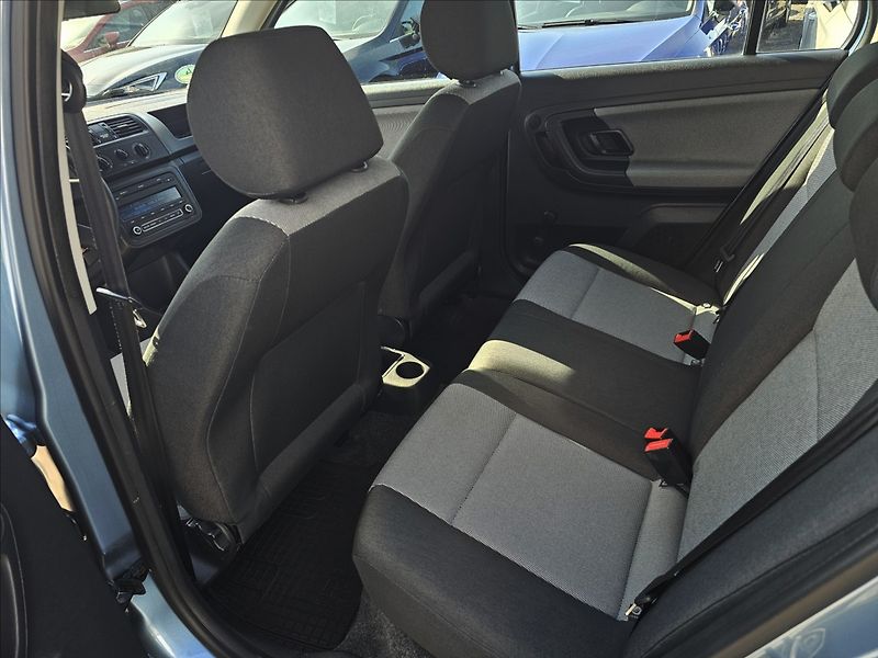 Škoda Fabia II 1,2TSi 63KW CLASIC KLIMA - fotka 20 z 38