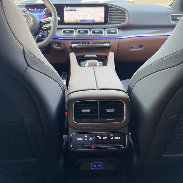 Mercedes-Benz GLE (2026) 53 AMG - fotka 19 z 36