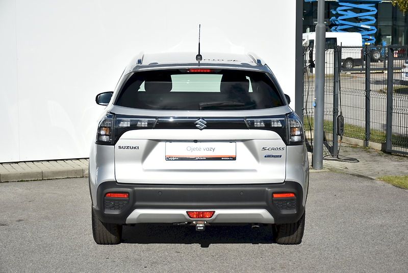 Suzuki SX4 S-Cross (2023) 1.4 BoosterJet 95kW 4x4 - fotka 9 z 29