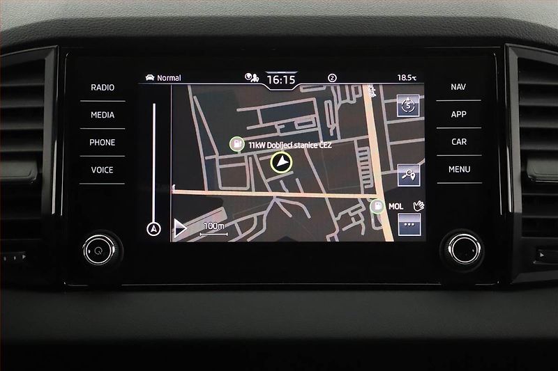 Škoda Karoq (2023) Sportline 1.5 TSI - fotka 14 z 18