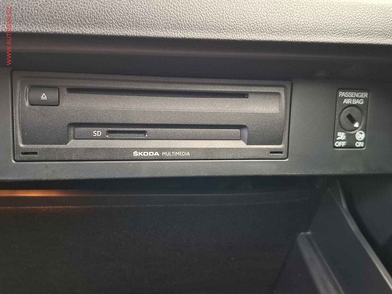 Škoda Octavia (2013) 2.0 TDi, 2.maj, AC, TZ - fotka 19 z 21