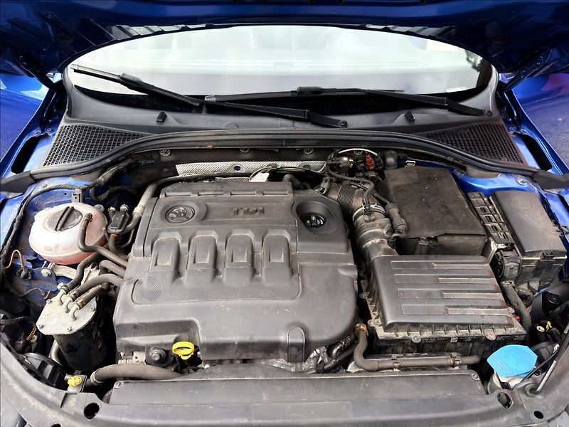 Škoda Octavia 2,0 TDi RS DSG - fotka 29 z 29