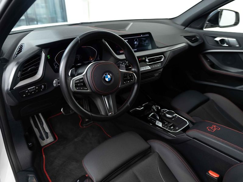 BMW Řada 1 128ti - fotka 11 z 23