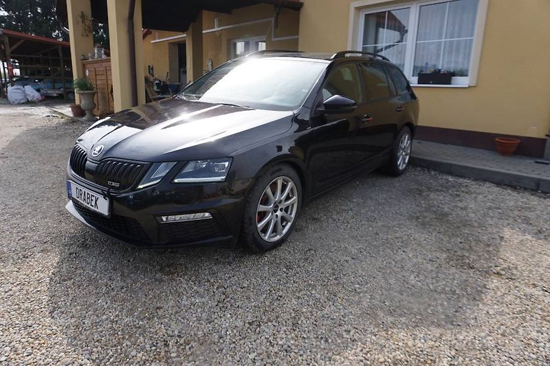 Škoda Octavia (2018) 2,0 RS - fotka 2 z 32