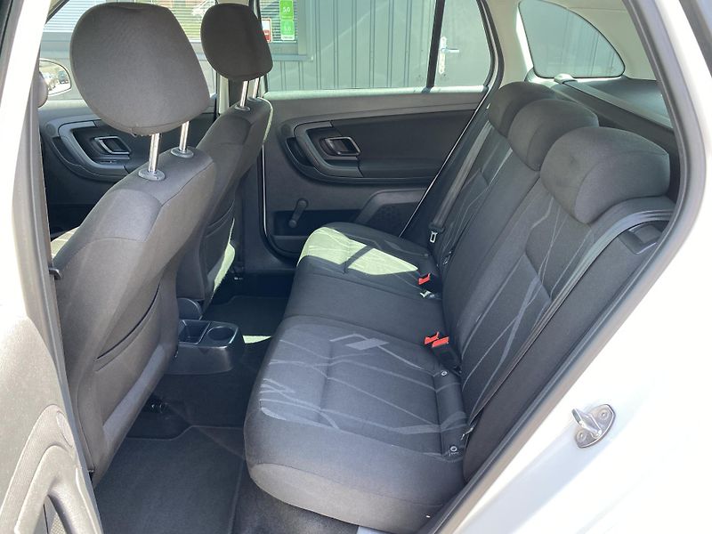 Škoda Fabia 1.2 TSI 63kW-CLIMATRONIC-TAŽNÉ - fotka 30 z 44