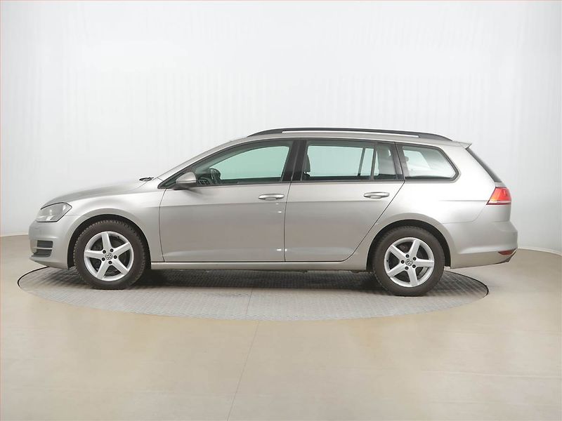 Volkswagen Golf (2013) 1.6 TDI, Automat, Tempomat - fotka 3 z 16