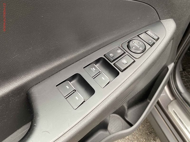 Hyundai Tucson (2017) 2.0 CRDi 4x4, ČR, AT, navi - fotka 13 z 19