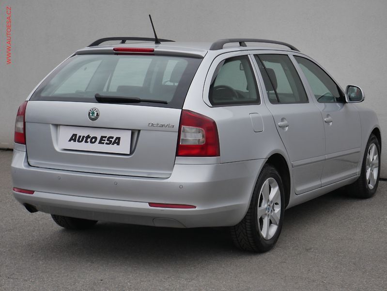 Škoda Octavia (2012) 1.6TDi, ČR, autoAC - fotka 4 z 22