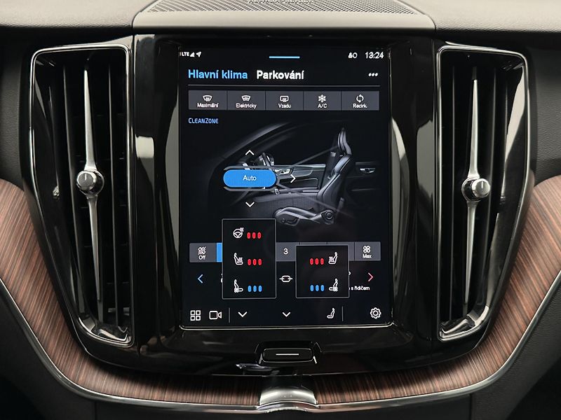 Volvo XC60 T8 AWD BRIGHT PLUS REZERVACE - fotka 36 z 48
