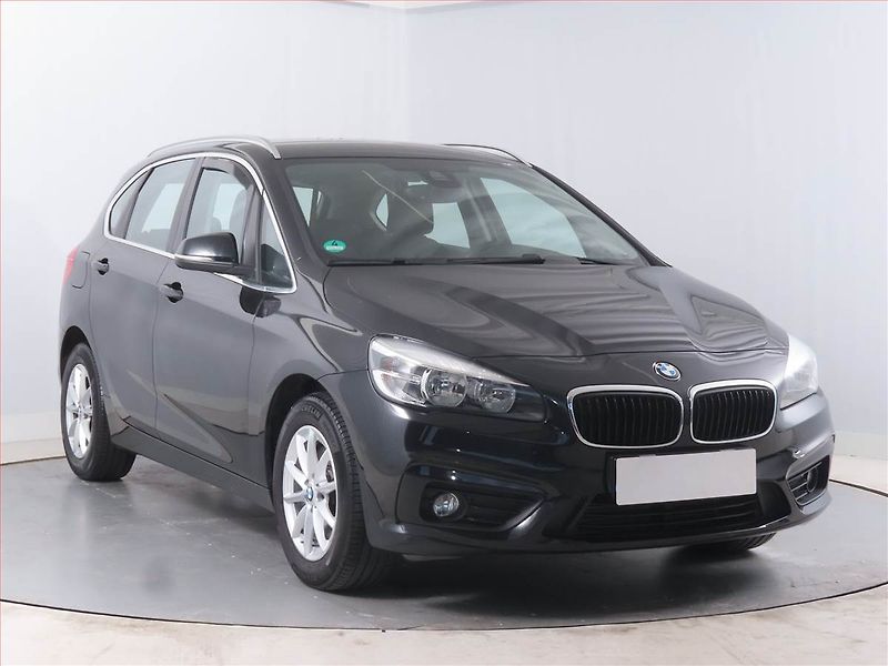 BMW Řada 2 (2015) 218i Active Tourer, Serv.kniha - fotografie inzerátu