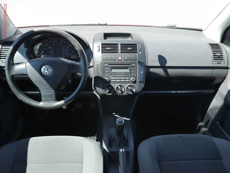 Volkswagen Polo (2008) 1.2 HTP, 1.maj,ČR, Klima - fotka 8 z 13