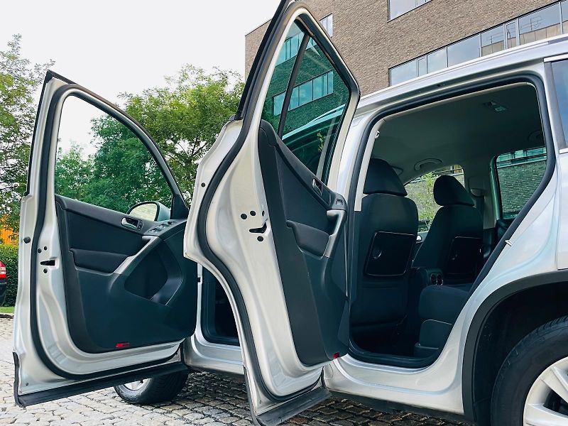 Volkswagen Tiguan 2.0TDI 4x4 MAN SERVISKA TAŽNÉ - fotka 20 z 45