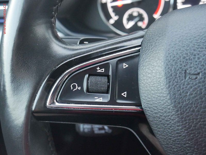 Škoda Superb (2016) 2.0TDi, ČR, Style, DSG - fotka 13 z 15