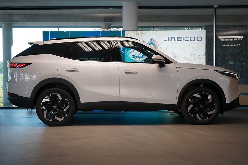 Omoda Ostatní PREMIUM 1.6 T-GDI AWD DCT - fotka 5 z 32