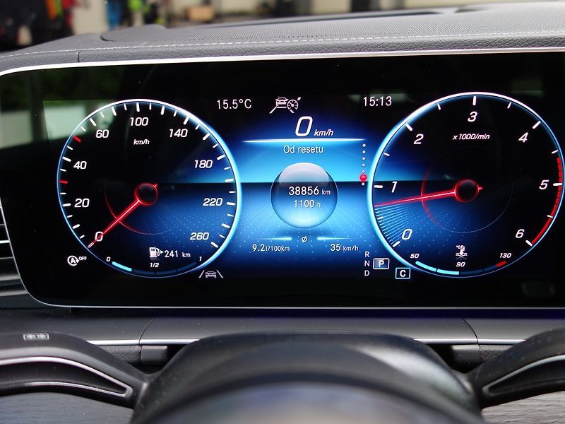 Mercedes-Benz GLS (2023) 400D*PRÉM-PLUS*AMG*PAN*HEAD*CZ - fotka 36 z 50