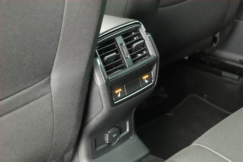Škoda Karoq (2025) 2.0 TDI, Drive, FullLed - fotka 15 z 16