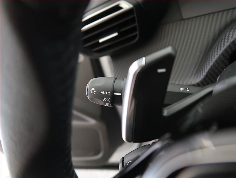 Peugeot 2008 (2025) 1.2 PureTech - fotka 25 z 26