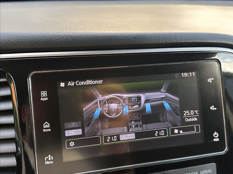 Mitsubishi Outlander 2,2 DI-D 150PS  Intense+ -7 4x - fotka 35 z 53