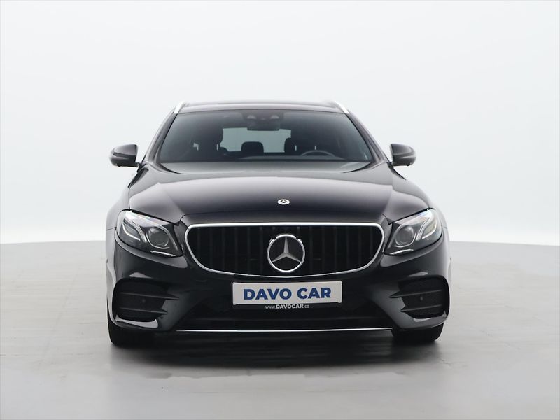 Mercedes-Benz Třídy E 3,0 450 270 kW 4Matic AMG CZ - fotka 2 z 28