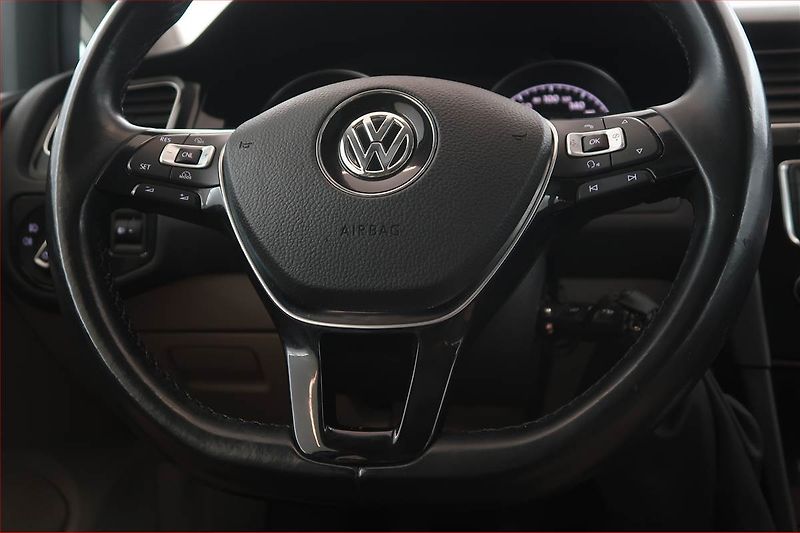 Volkswagen Golf (2014) Highline 1.4 TSI, Serv.kniha - fotka 16 z 16