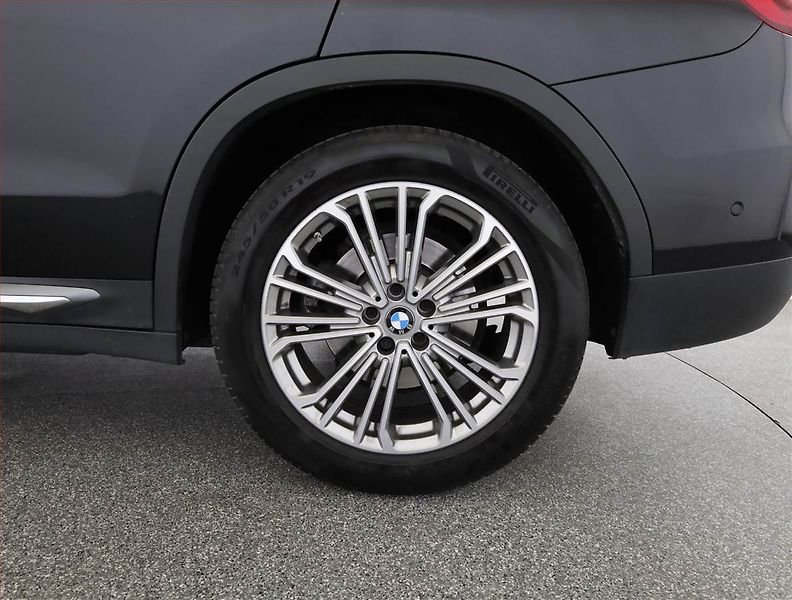 BMW X3 (2020) Luxury line xDrive20d - fotka 22 z 22