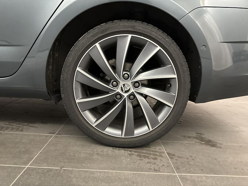 Škoda Octavia (2019) 2.0TDI*LaK*TAŽNÉ*NEZ*TOP*NAVI - fotka 11 z 12