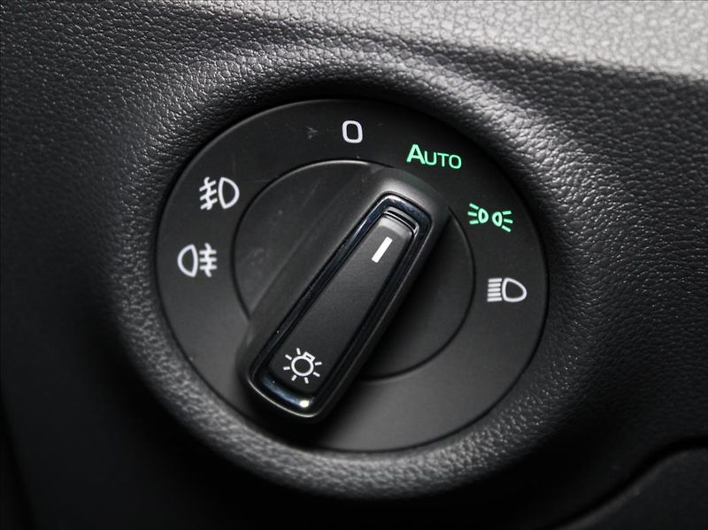 Škoda Kamiq 1,0 TSi DSG Monte C. 8660km! - fotka 16 z 25