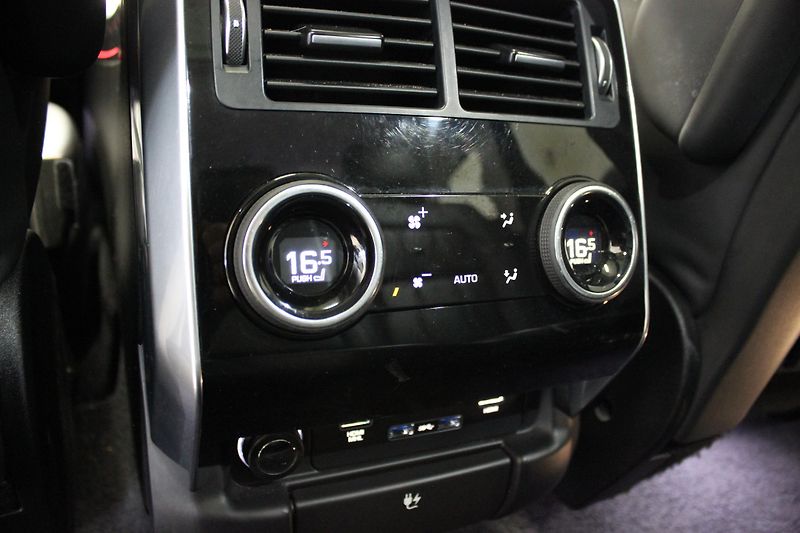 Land Rover Range Rover Sport 3,0 SDV6 AUTOBIGRAHPY DYNAMIC  - fotka 28 z 37