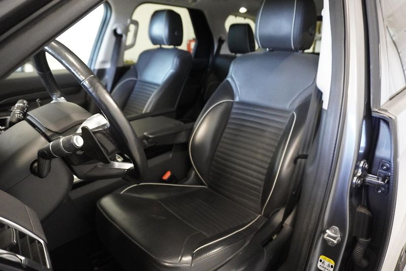 Land Rover Discovery 3,0 TD6 HSE 4WD AUT. - fotka 19 z 38