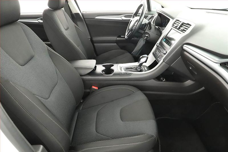 Ford Mondeo (2019) 2.0 TDCI, Automat, Navi - fotka 7 z 20