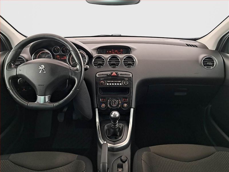 Peugeot 308 (2013) 1.6 e-HDi, po STK, zamluveno - fotka 8 z 16