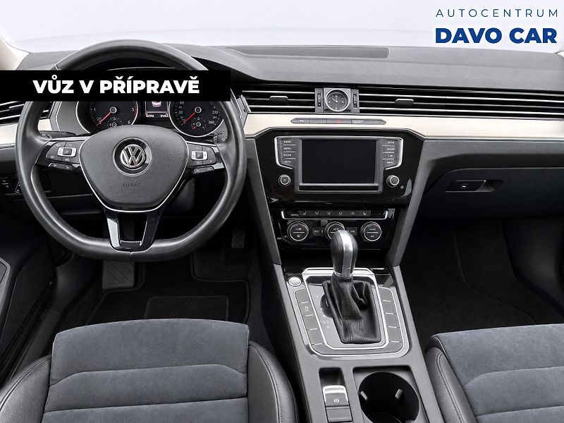 Volkswagen Passat 2,0 TDi 110kW DSG Highline CZ - fotka 3 z 12