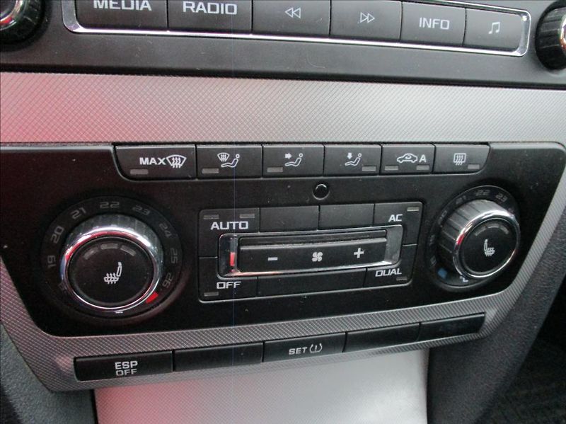 Škoda Octavia 1,4 TSI Elegance,klima,servis, - fotka 11 z 30