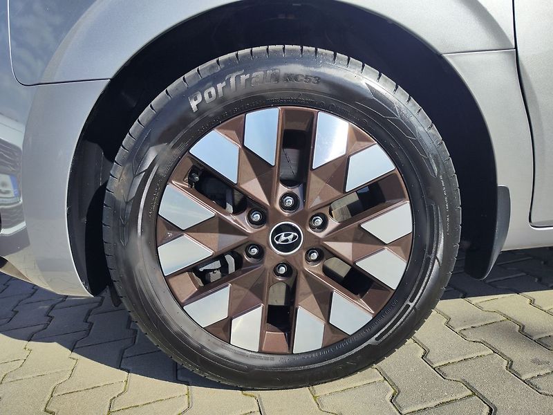 Hyundai Staria 2.2 CRDI/130kW Luxury PNM DCT - fotka 41 z 41