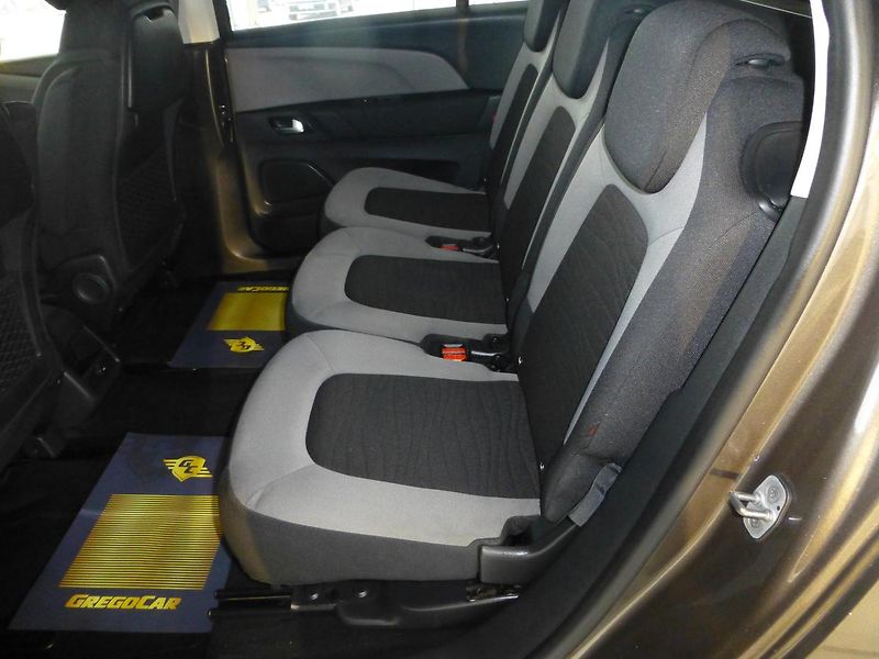 Citroën Grand C4 Picasso (2014) 1,6HDI*DIGI*NAVIGACE*ALU*7MIST - fotka 14 z 29
