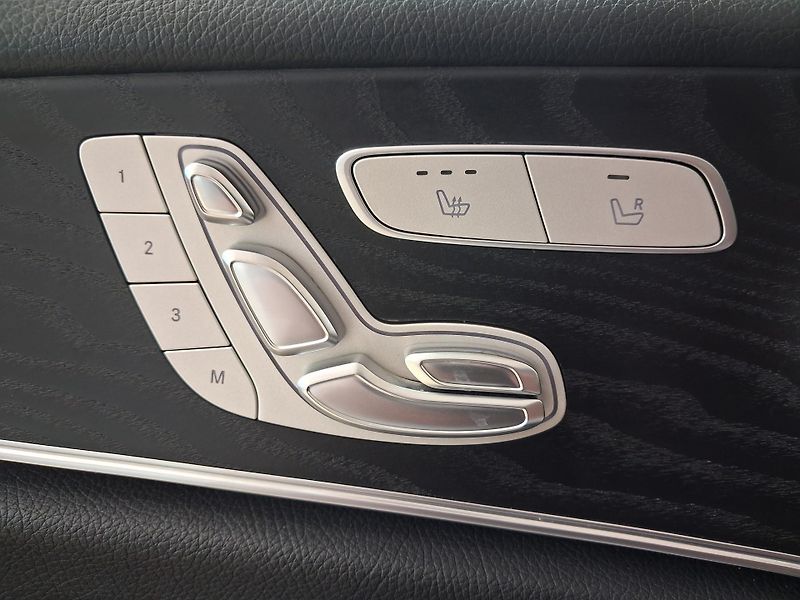 Mercedes-Benz Třídy E E 220d 4MATIC Sport Style, ČR - fotka 12 z 32
