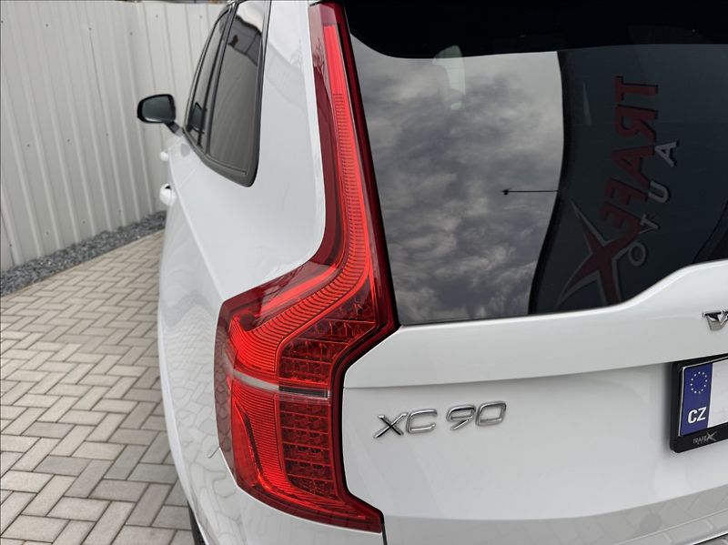 Volvo XC90 2,0 T6 AWD Drive-E 2.0L R-Desi - fotka 16 z 50