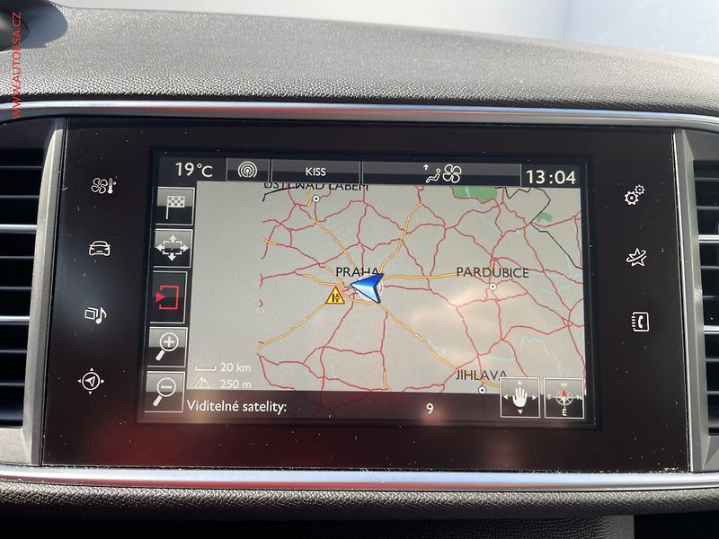 Peugeot 308 (2017) 2.0 HDi, GT, AT, LED, panor - fotka 12 z 23