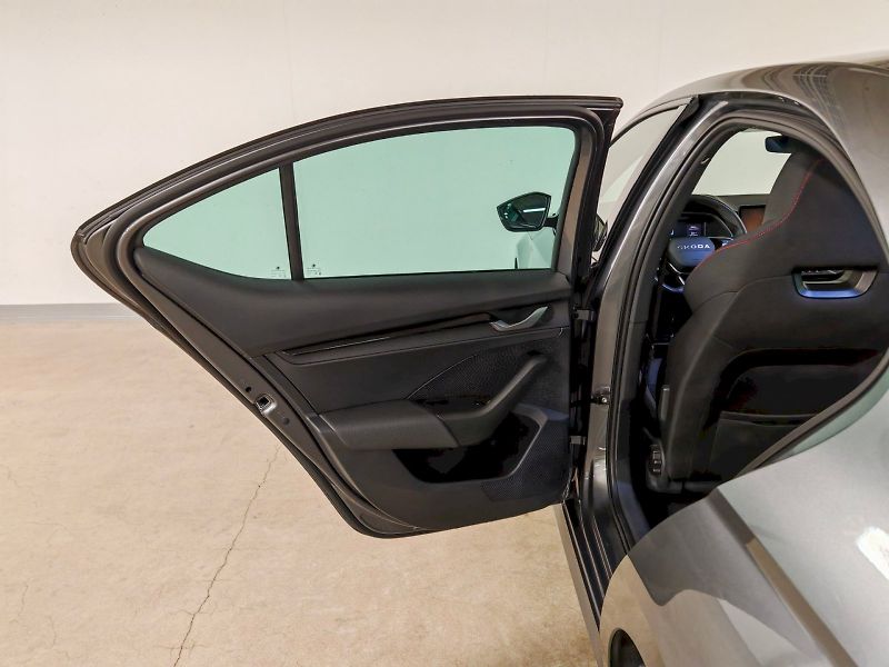 Škoda Octavia (2025) 2.0 TSI 195 kW DSG RS - fotka 24 z 31