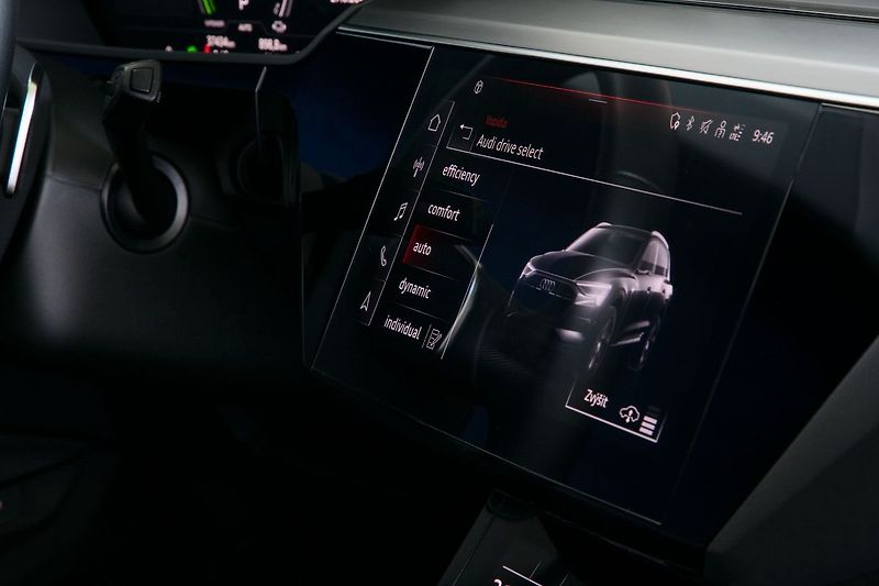 Audi e-tron 55 300kW NightV B&O HUD ZÁRUKA - fotka 34 z 46
