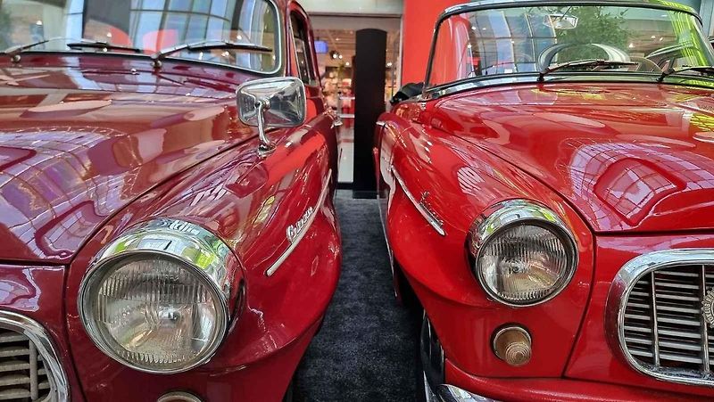 Desítkami historických aut značky Škoda se lze od čtvrtka kochat v obchodním centru Olympia v Brně. K vidění je třiadvacet aut, pět motocyklů a jízdní kolo.