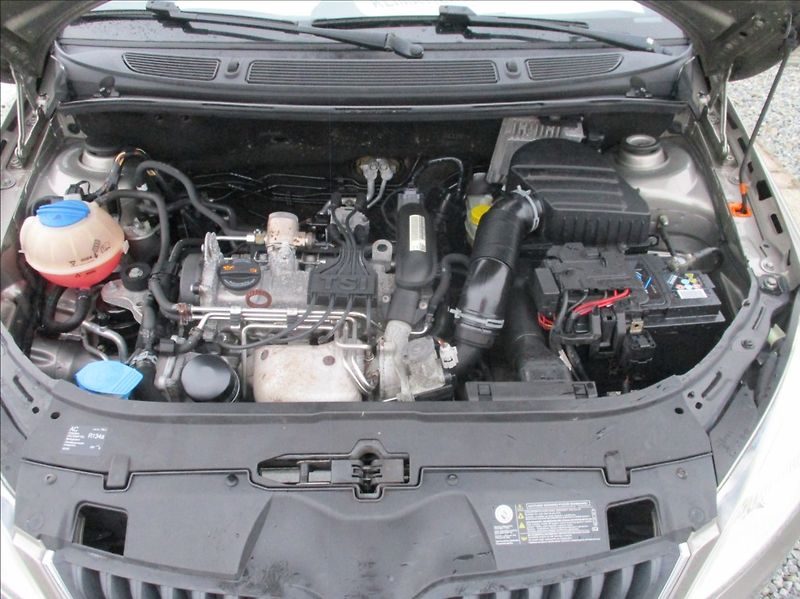 Škoda Fabia 1,2 TSI, DSG,aut.klima,servis, - fotka 24 z 38