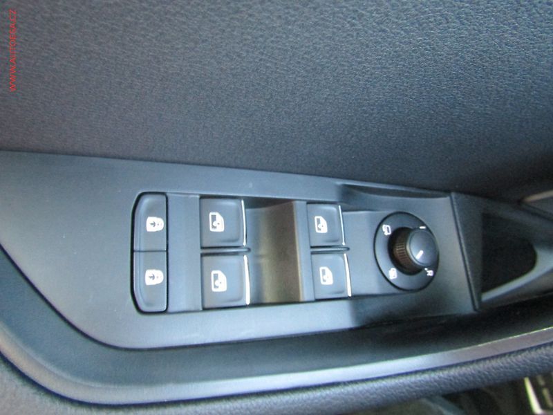 Škoda Superb (2018) 2.0 TDi, ČR, Style, kůže - fotka 12 z 22