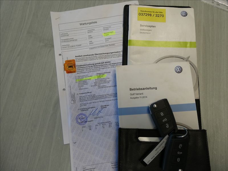 Volkswagen Golf 1,6 TDi 81kW CUP,2xkola,naviga - fotka 35 z 48