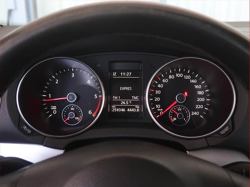 Volkswagen Golf (2013) Highline 2.0 TDI, Serv.kniha - fotka 11 z 17