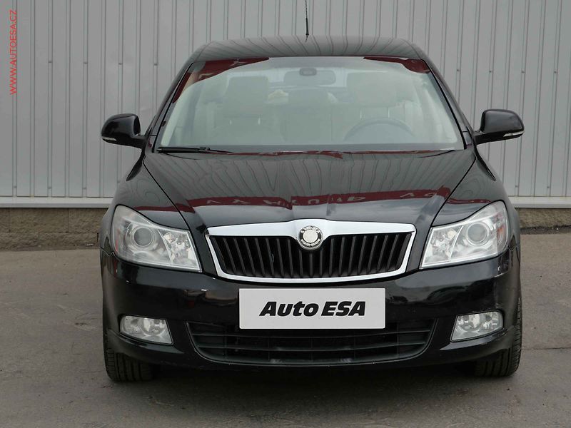 Škoda Octavia (2009) 1.4 TSi, ČR, Elegance, TZ - fotka 2 z 19